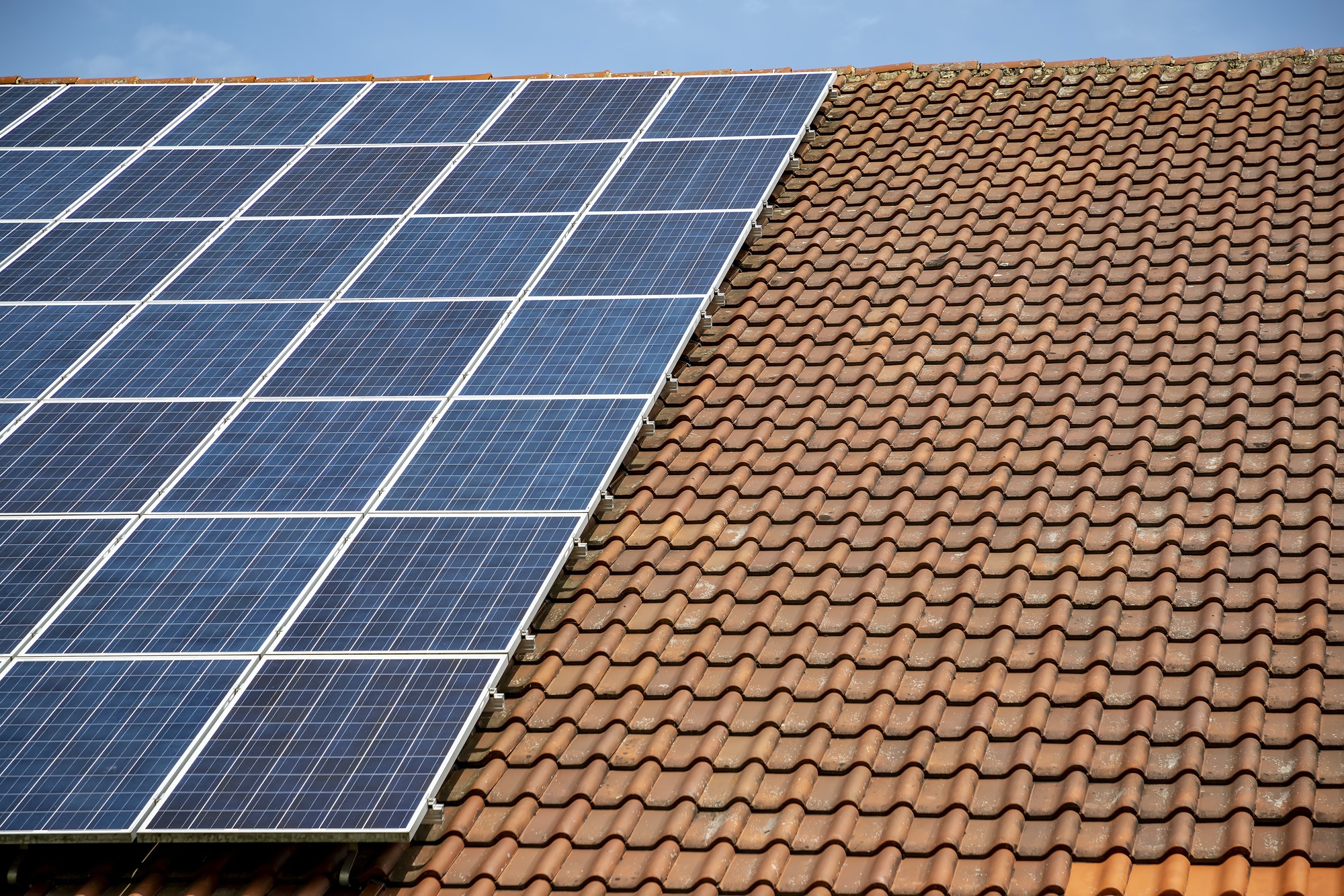 Which Type of Solar Panel System is the Best to Power Your Home